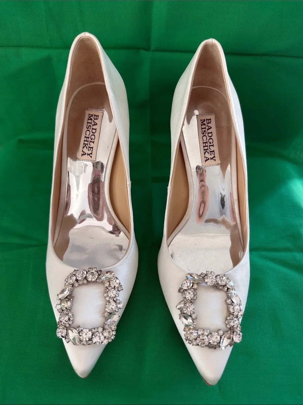 Badgley Mischka White Satin Pointed Toe Pumps with Crystal Buckle🤍
